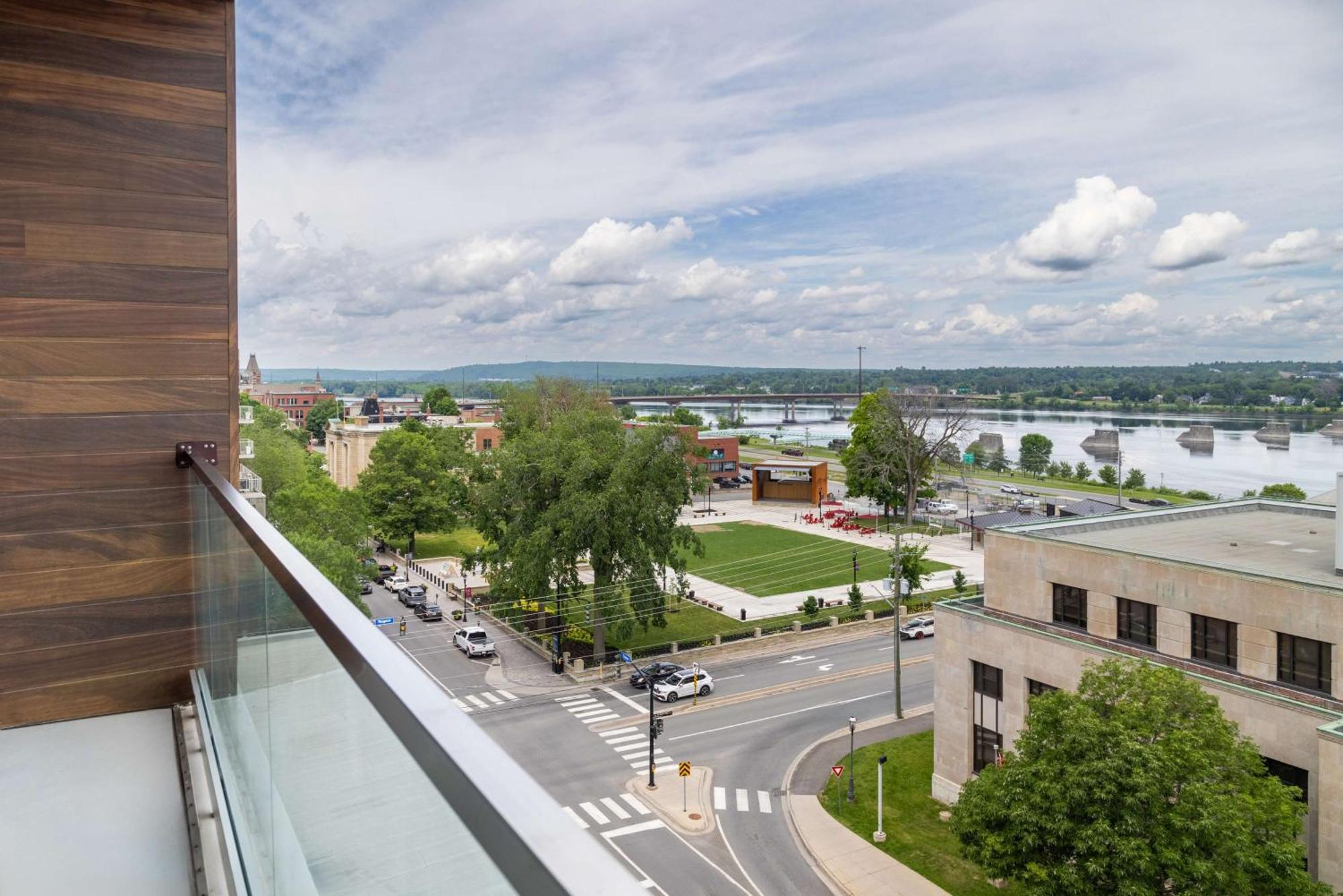 Hilton Garden Inn Fredericton Exterior photo