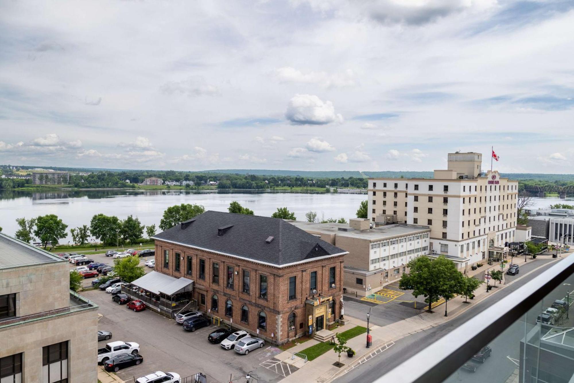 Hilton Garden Inn Fredericton Exterior photo